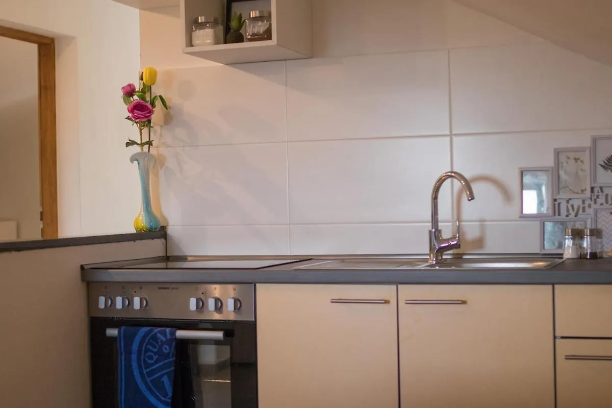 Kornić Peaceful Holiday Apartment In Muraj קרואטיה