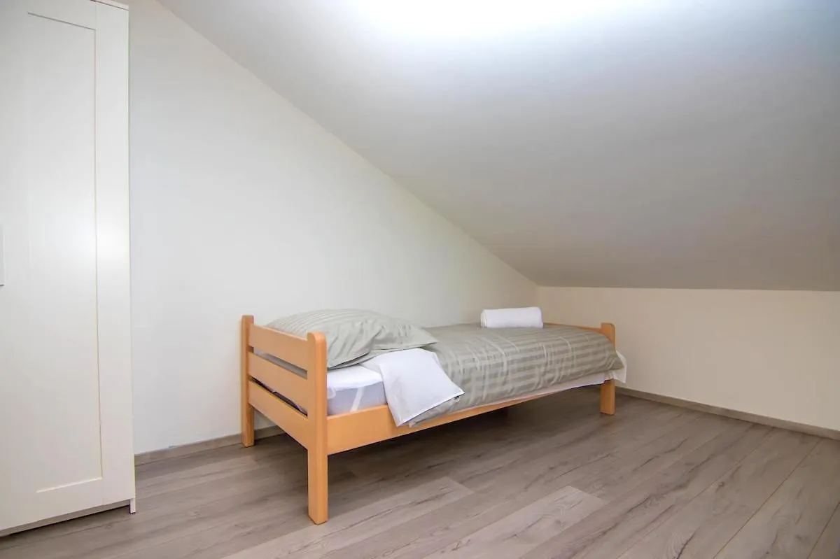 Peaceful Holiday Apartment In Muraj Kornic
