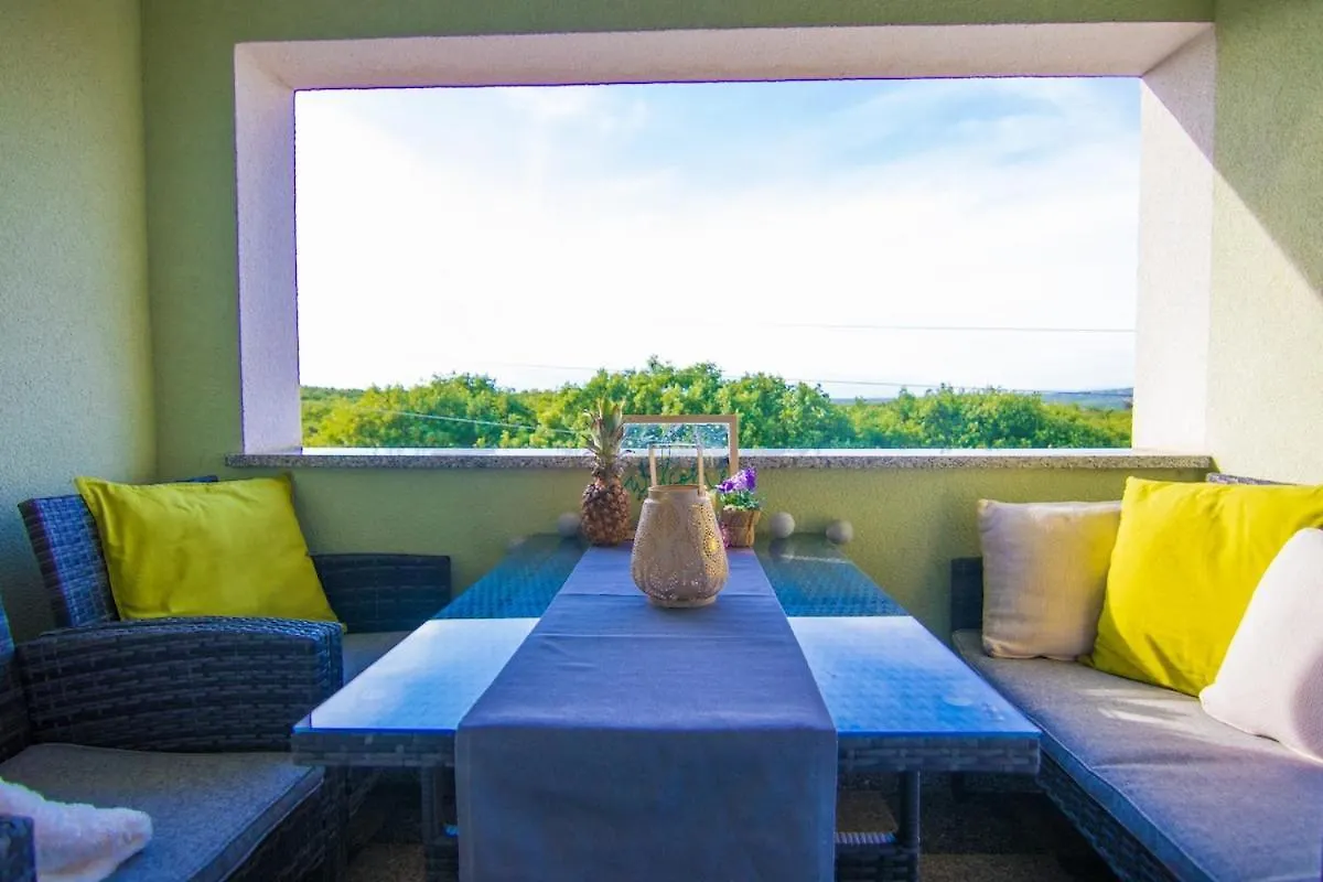 Peaceful Holiday Apartment In Muraj Kornic
