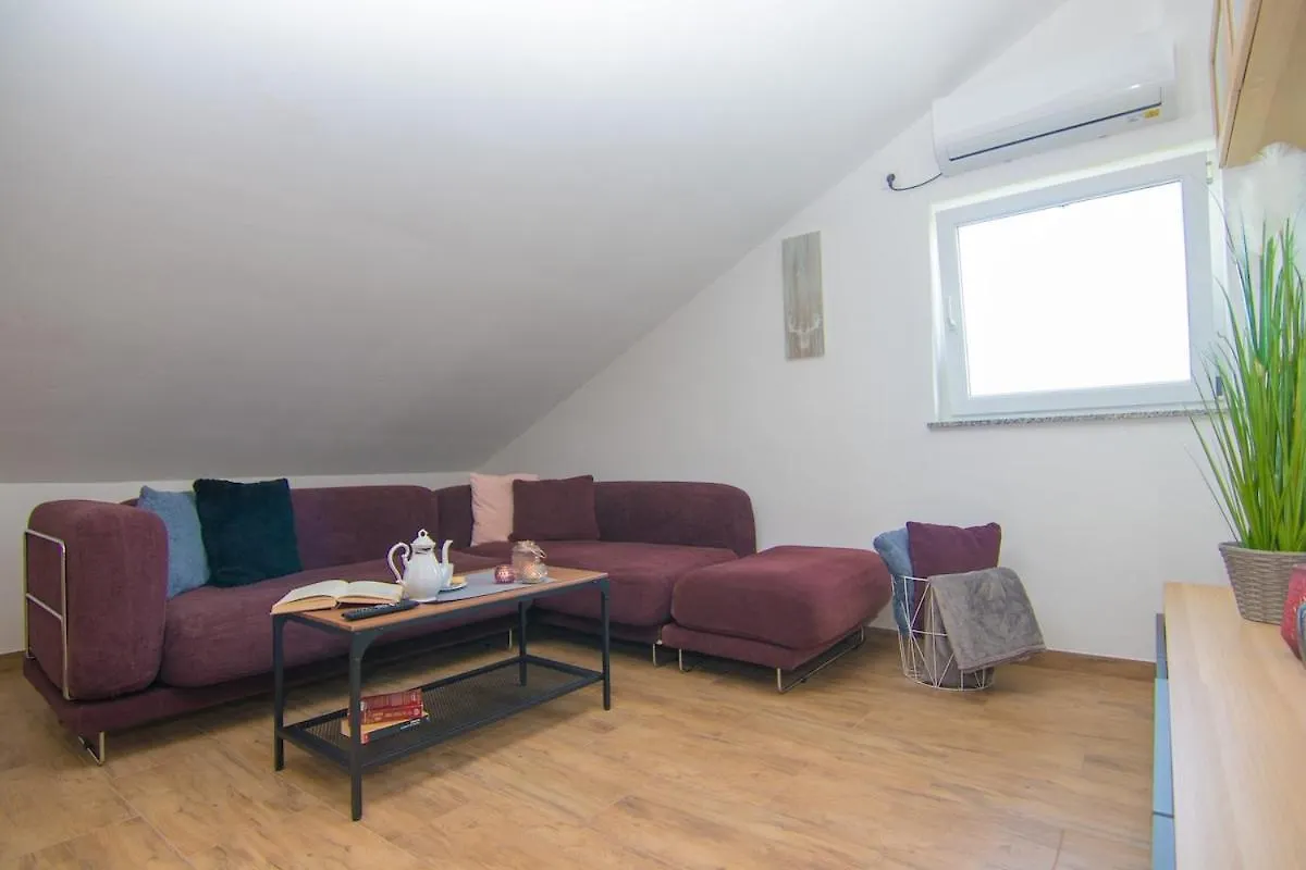Peaceful Holiday Apartment In Muraj Kornic Croatia