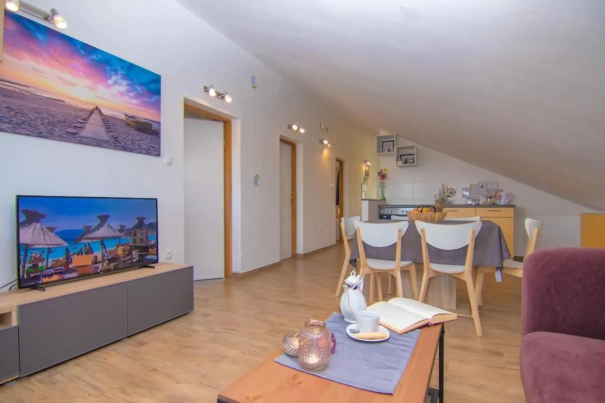 Peaceful Holiday Apartment In Muraj Kornic